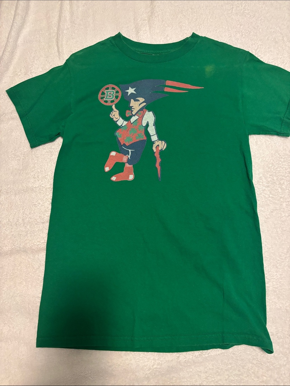 Boston Sports Fan Graphic Tee in Dark Green.
